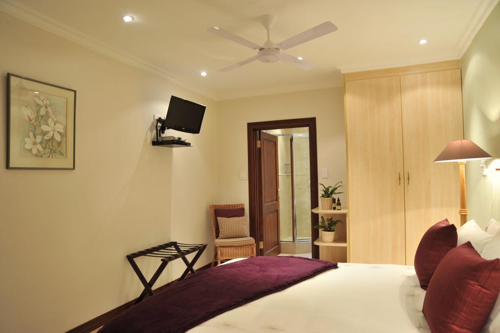 יוהנסבורג Claires Of Sandton Luxury Guest House מראה חיצוני תמונה