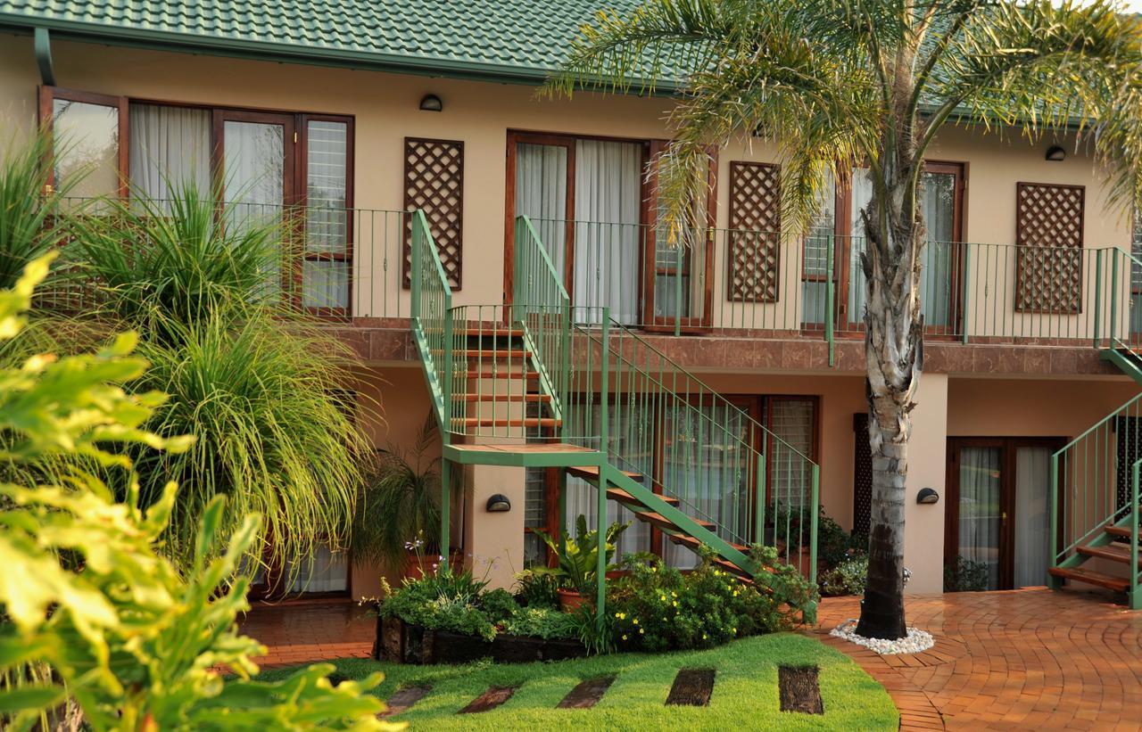 יוהנסבורג Claires Of Sandton Luxury Guest House מראה חיצוני תמונה