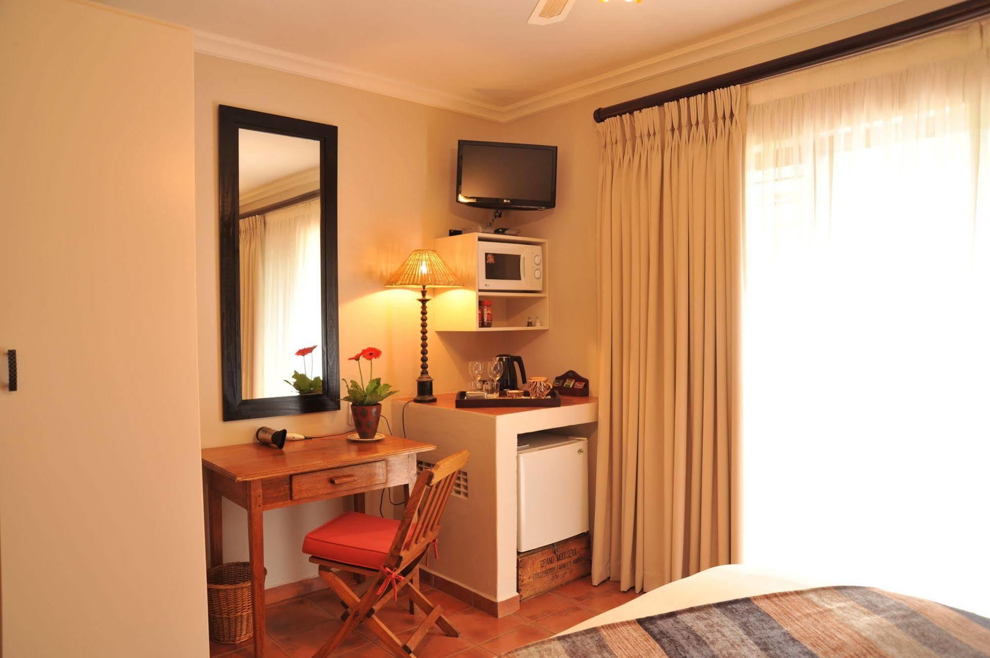 יוהנסבורג Claires Of Sandton Luxury Guest House מראה חיצוני תמונה