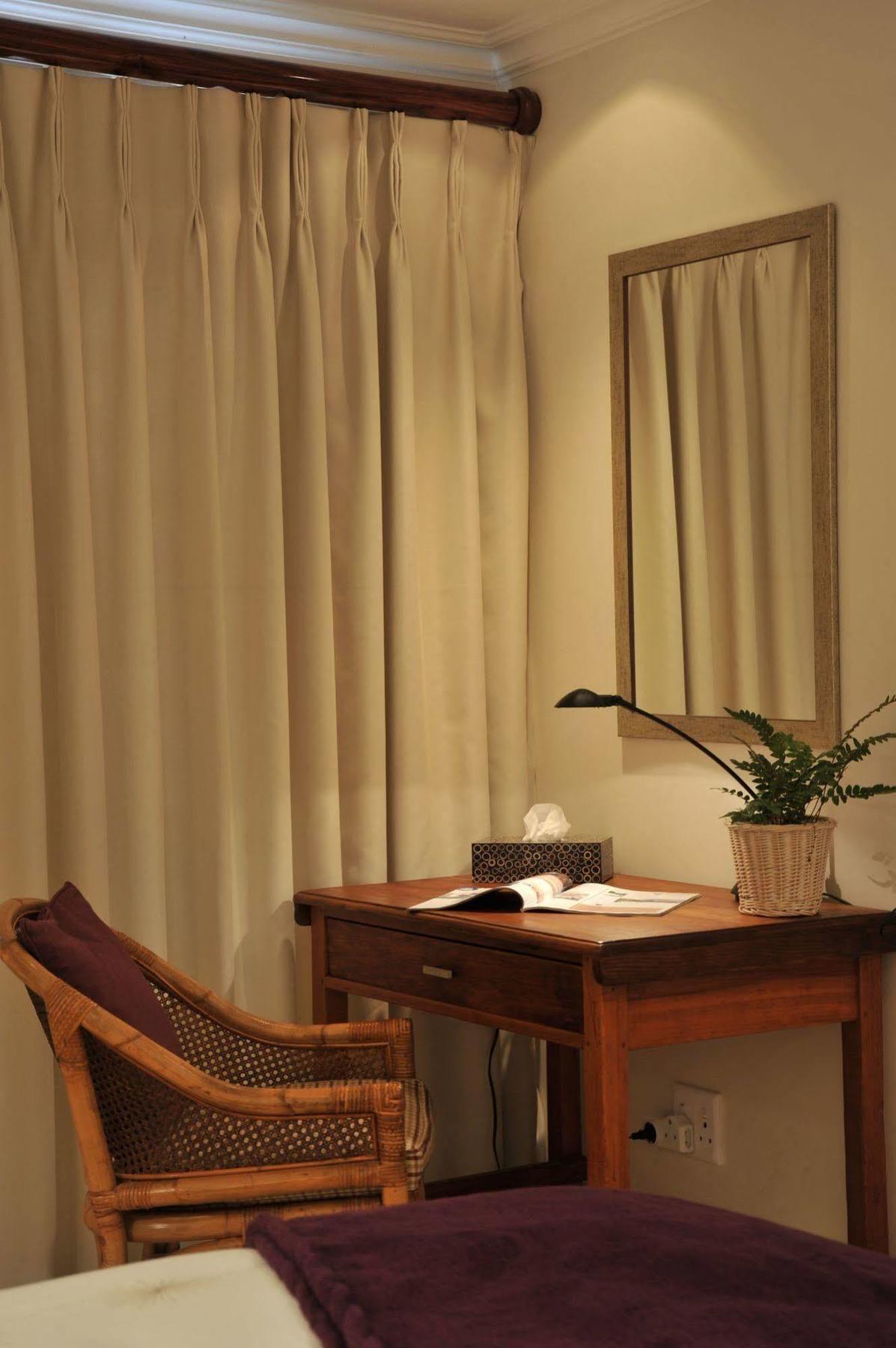 יוהנסבורג Claires Of Sandton Luxury Guest House מראה חיצוני תמונה