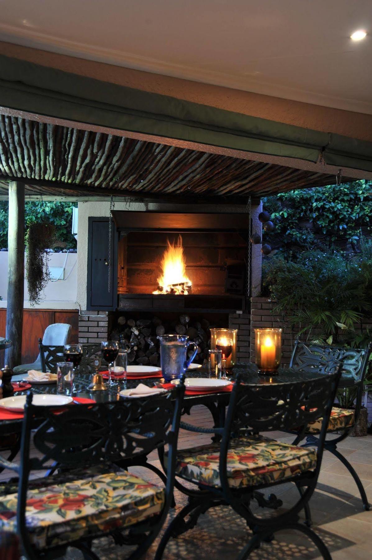 יוהנסבורג Claires Of Sandton Luxury Guest House מראה חיצוני תמונה