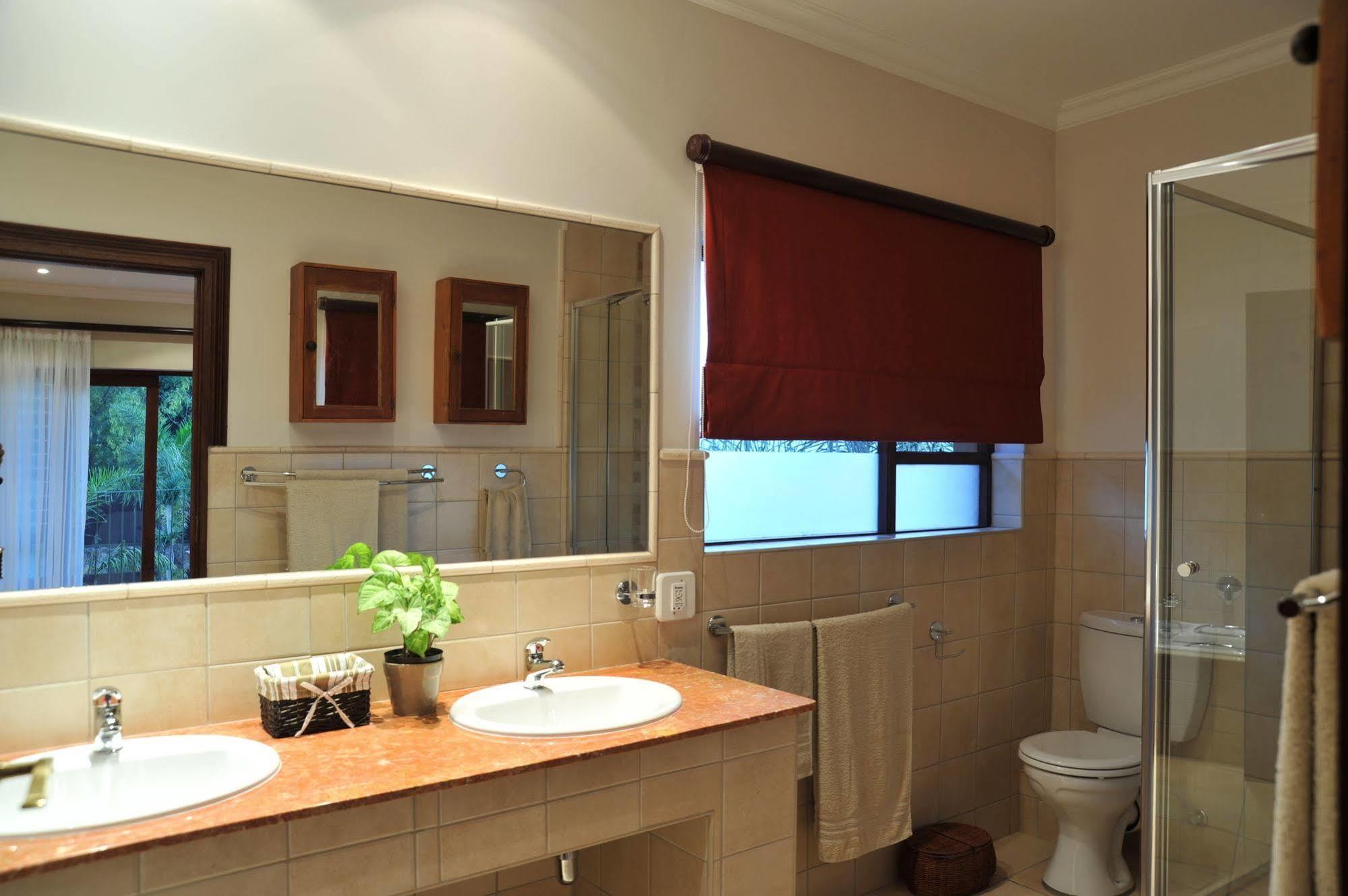 יוהנסבורג Claires Of Sandton Luxury Guest House מראה חיצוני תמונה