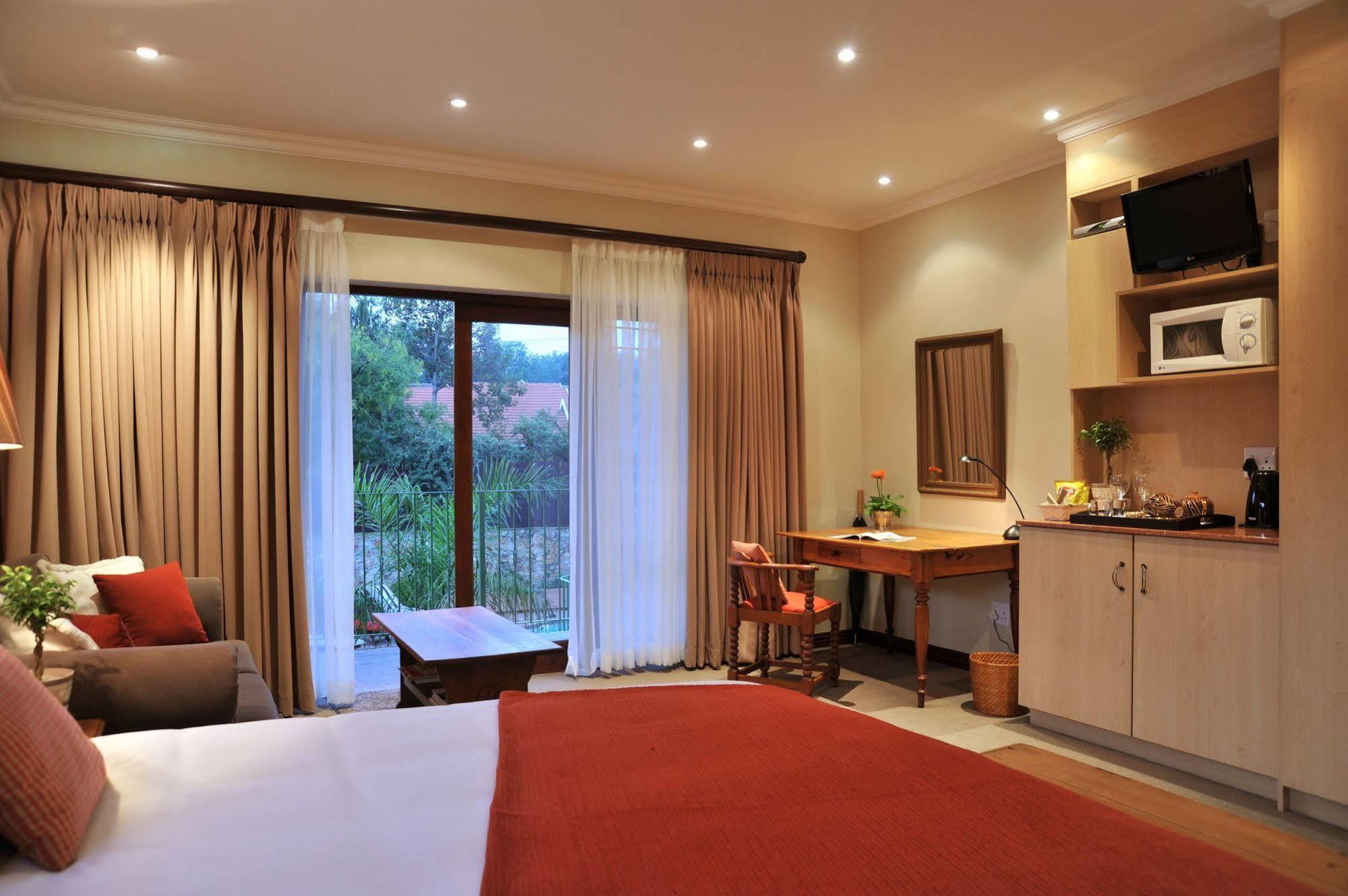 יוהנסבורג Claires Of Sandton Luxury Guest House מראה חיצוני תמונה